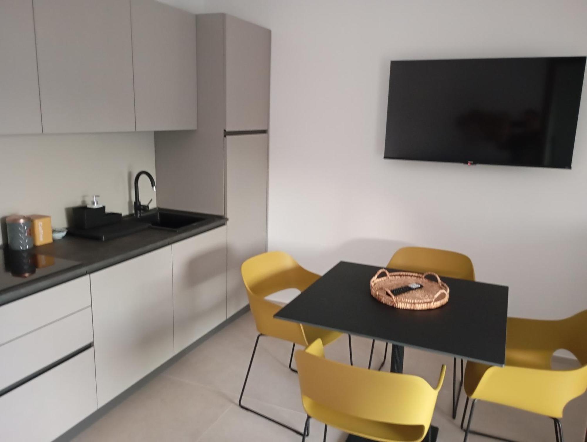 Aura Apartments มัตตีนาตา ภายนอก รูปภาพ