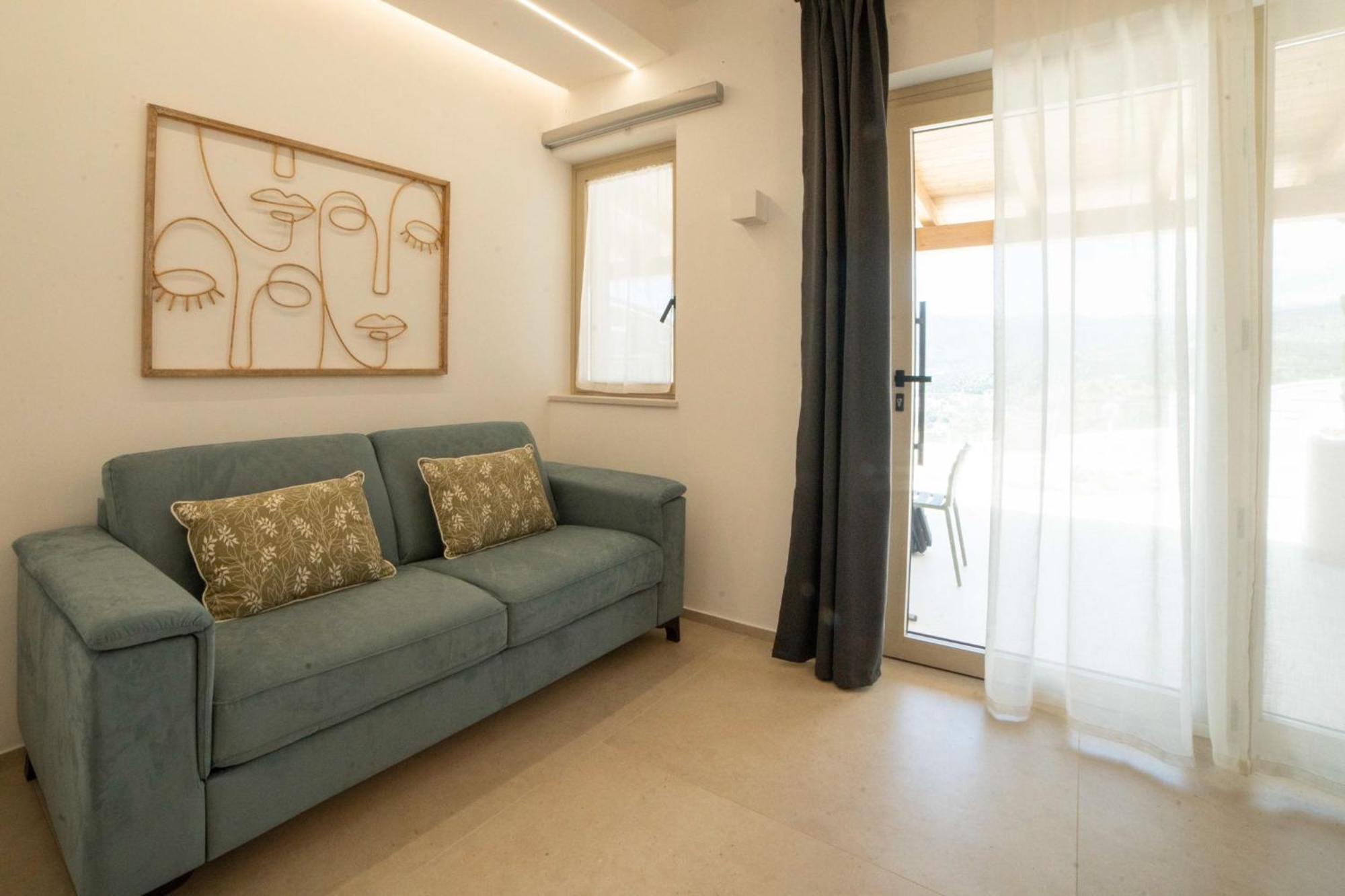 Aura Apartments มัตตีนาตา ภายนอก รูปภาพ